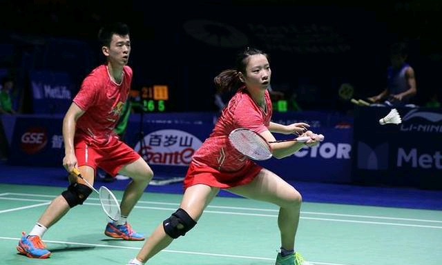 央视记者对 央视记者对